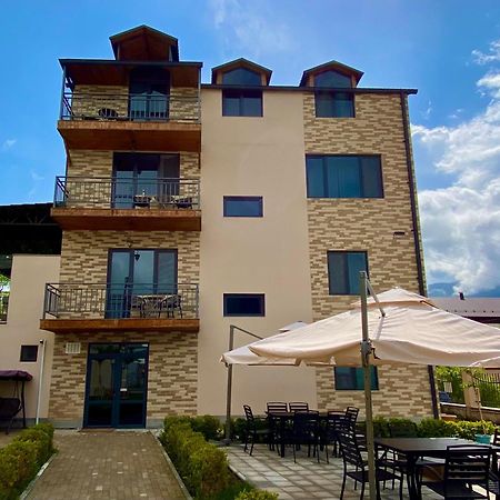 Aurelia Hotel & Restaurant 딜리잔 외부 사진