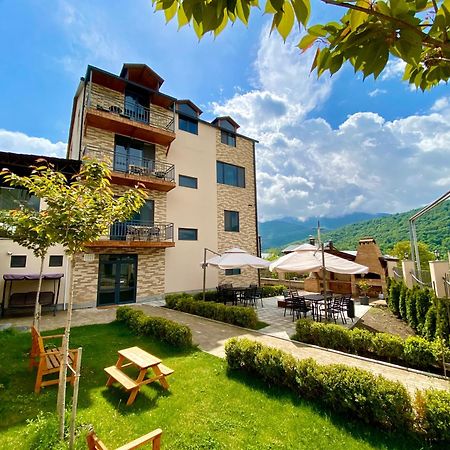 Aurelia Hotel & Restaurant 딜리잔 외부 사진