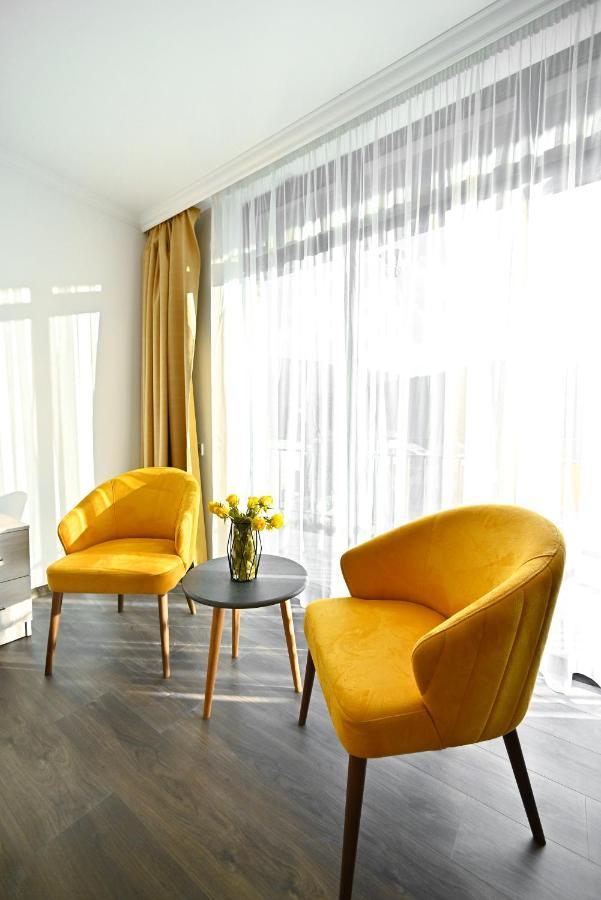 Aurelia Hotel & Restaurant 딜리잔 외부 사진