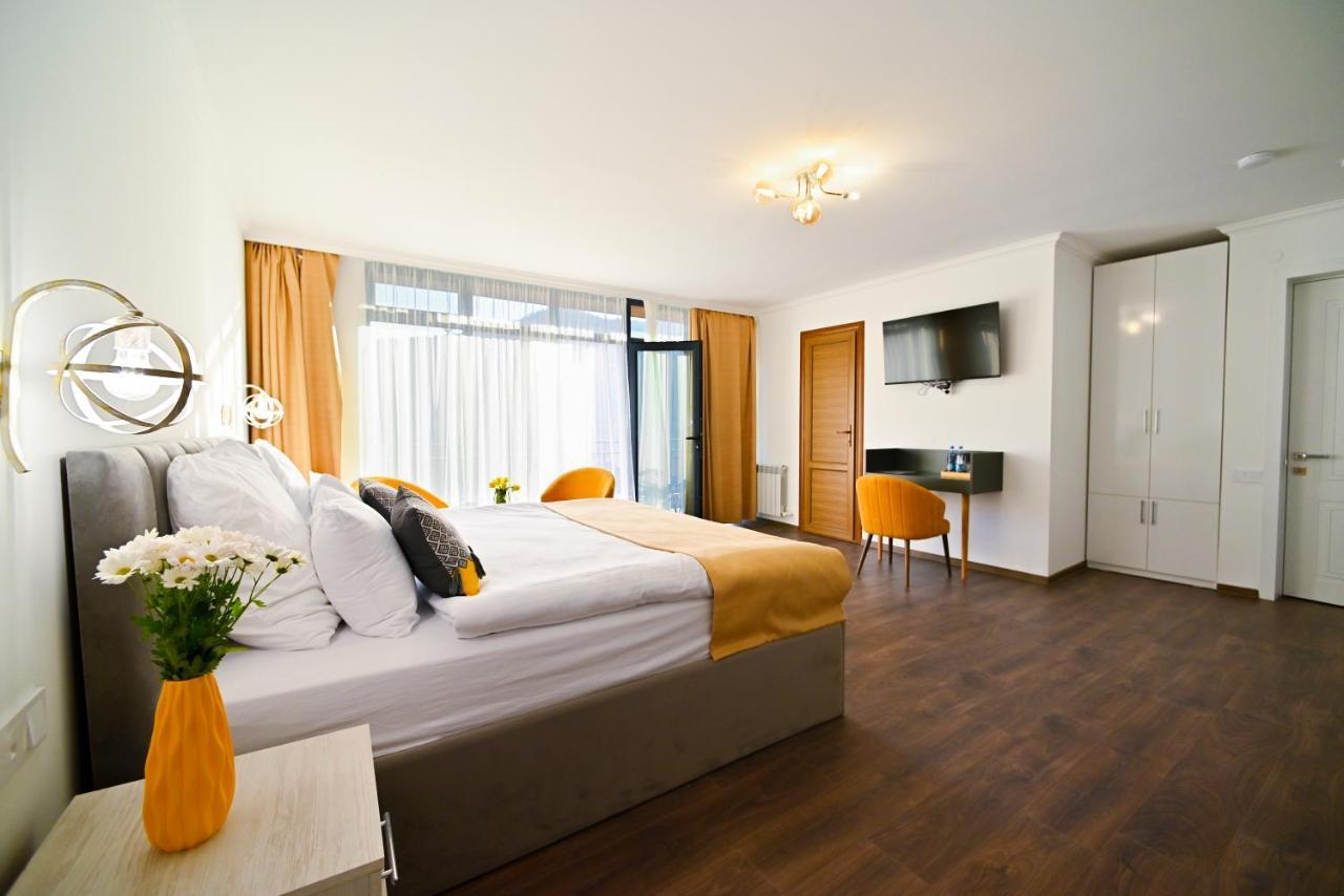 Aurelia Hotel & Restaurant 딜리잔 외부 사진