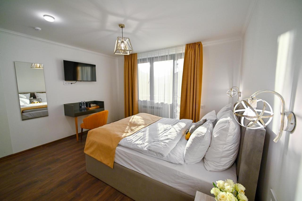 Aurelia Hotel & Restaurant 딜리잔 외부 사진