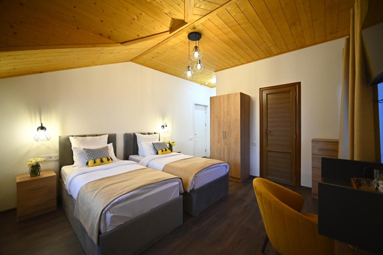 Aurelia Hotel & Restaurant 딜리잔 외부 사진