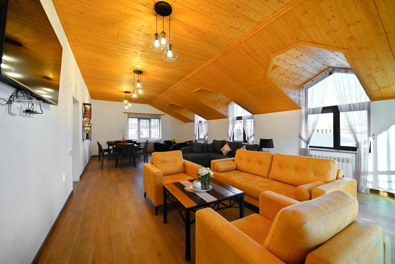 Aurelia Hotel & Restaurant 딜리잔 외부 사진