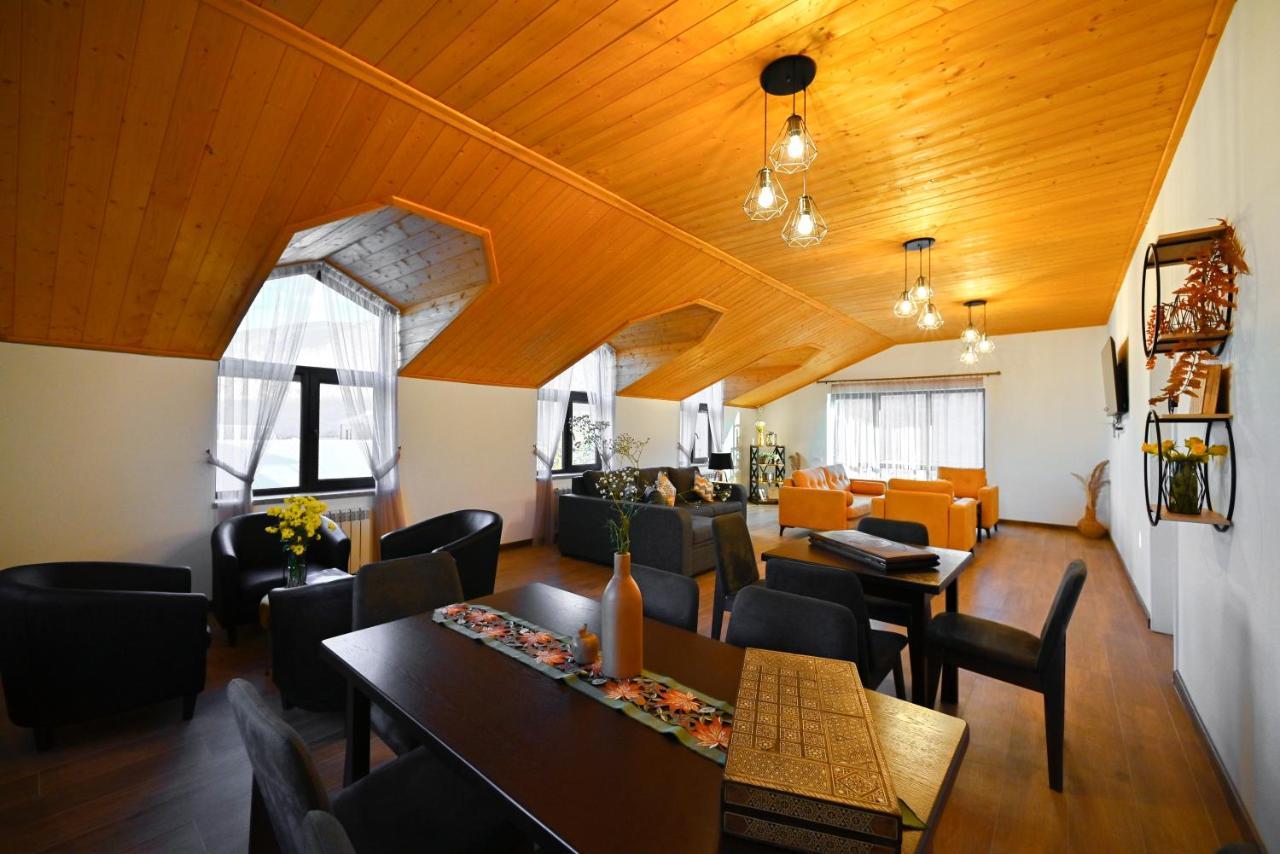 Aurelia Hotel & Restaurant 딜리잔 외부 사진