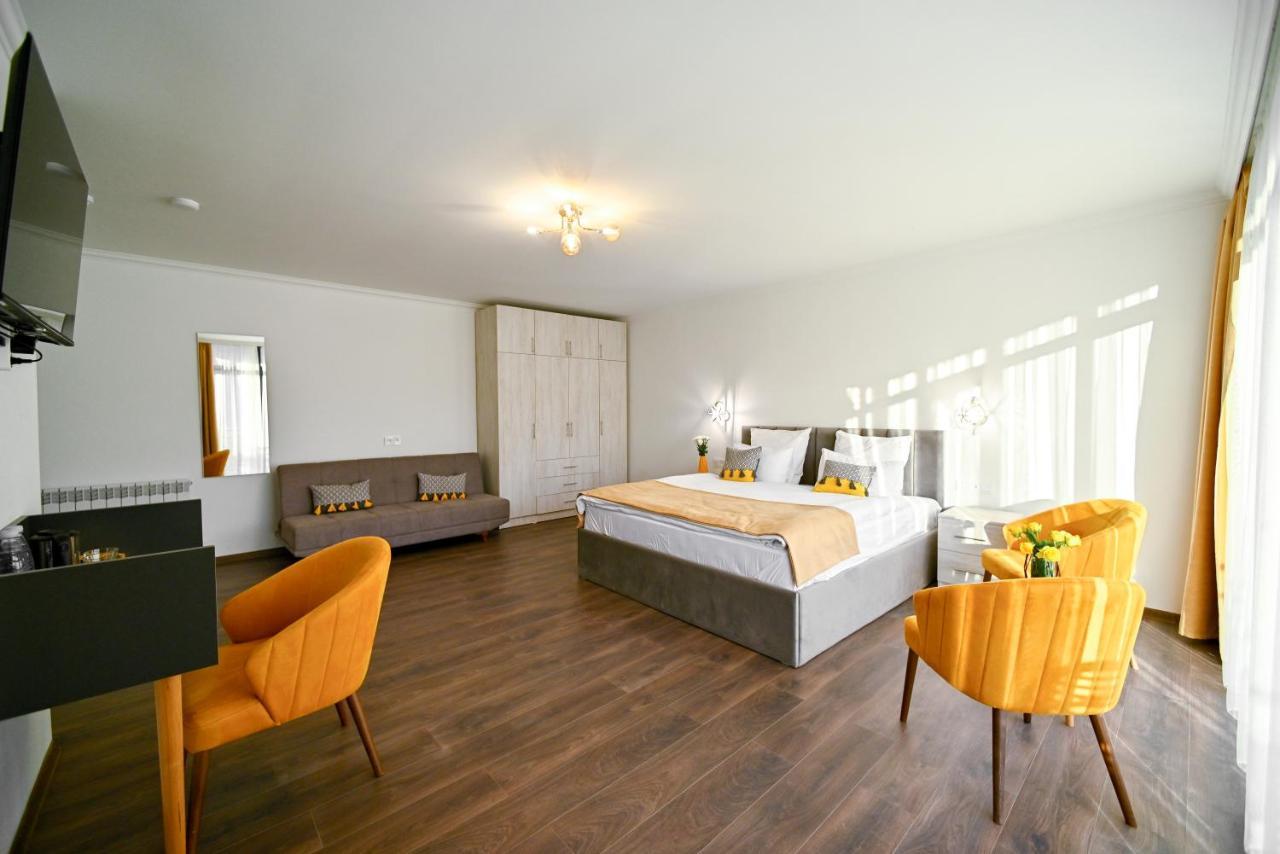 Aurelia Hotel & Restaurant 딜리잔 외부 사진