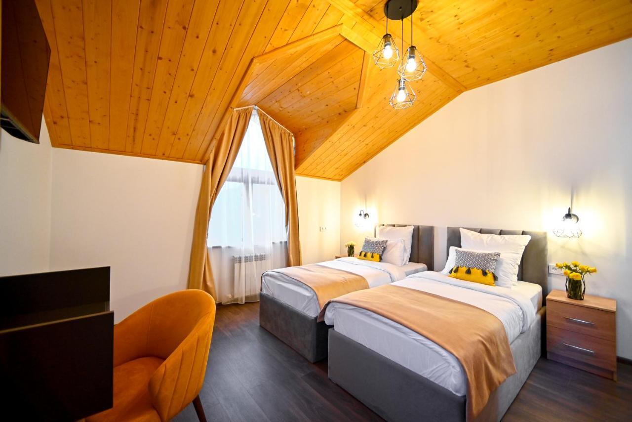 Aurelia Hotel & Restaurant 딜리잔 외부 사진