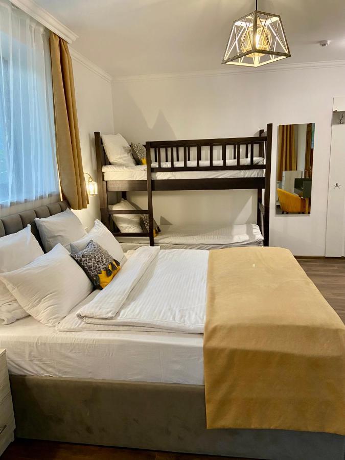 Aurelia Hotel & Restaurant 딜리잔 외부 사진