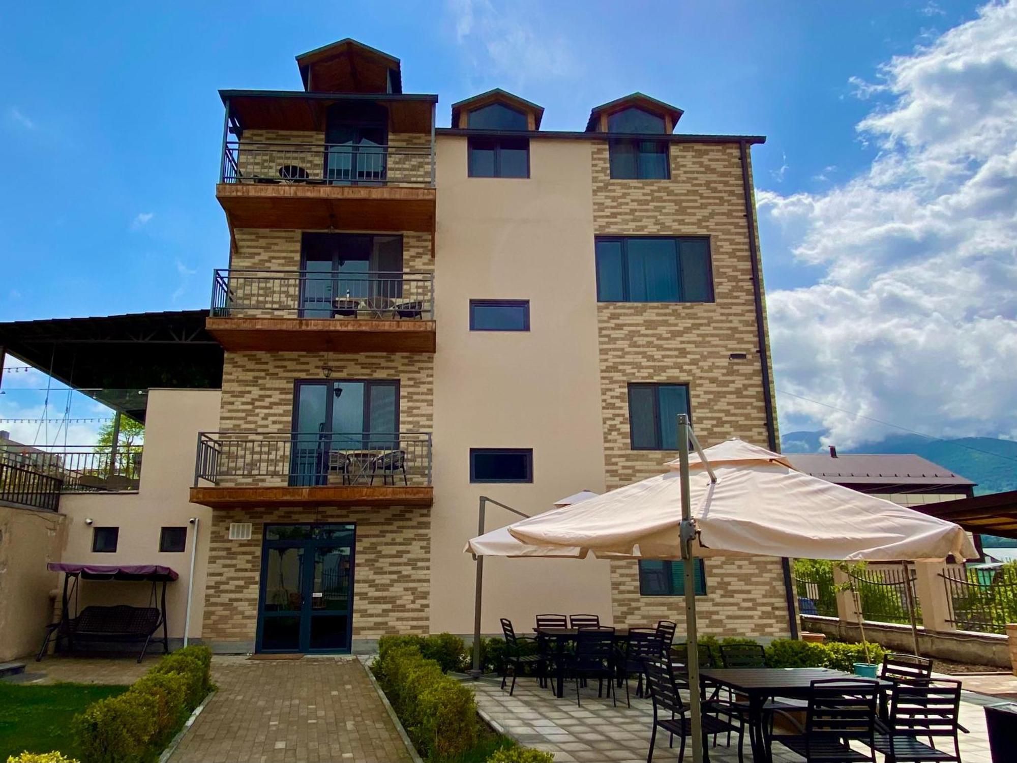 Aurelia Hotel & Restaurant 딜리잔 외부 사진