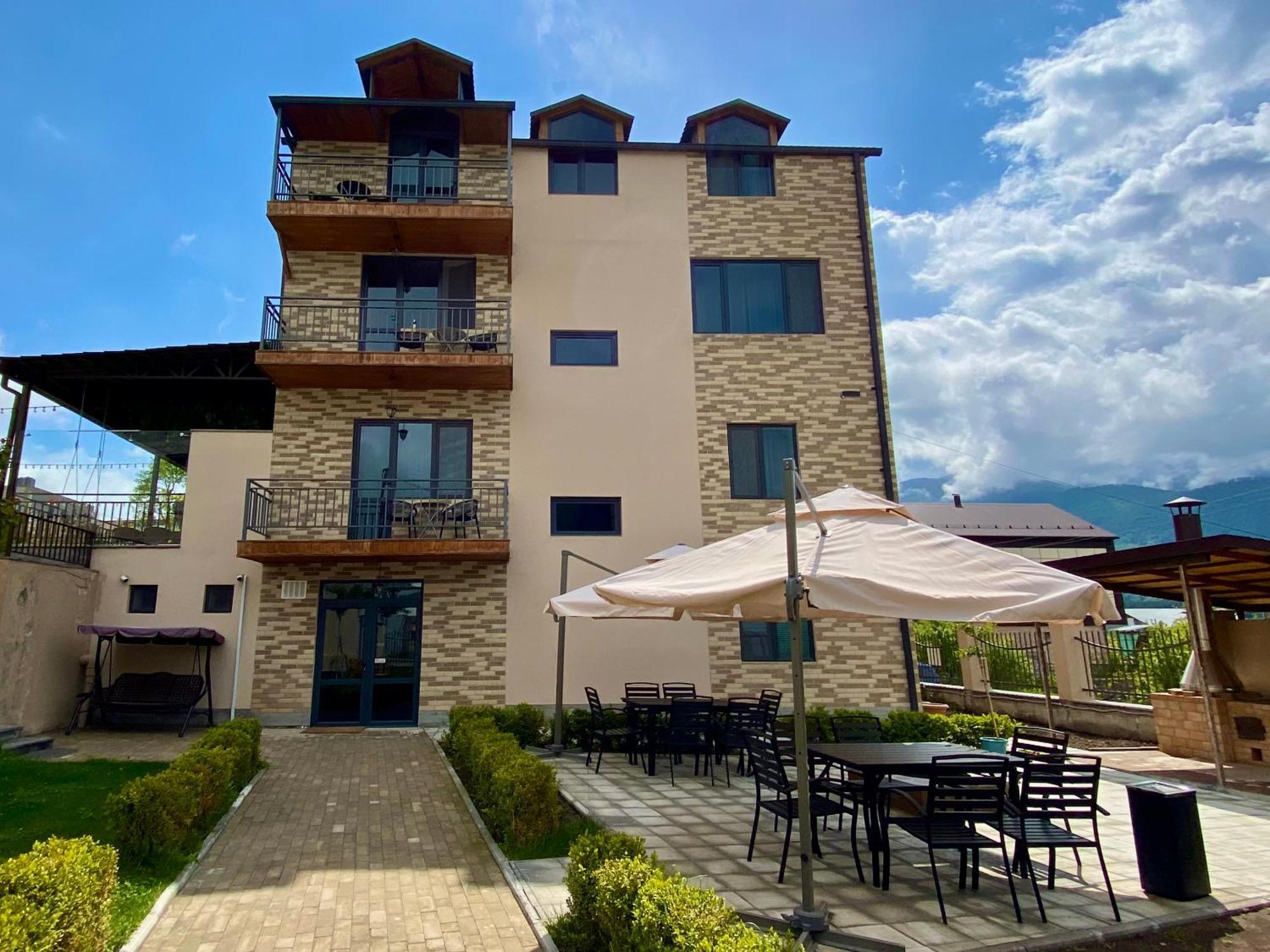 Aurelia Hotel & Restaurant 딜리잔 외부 사진