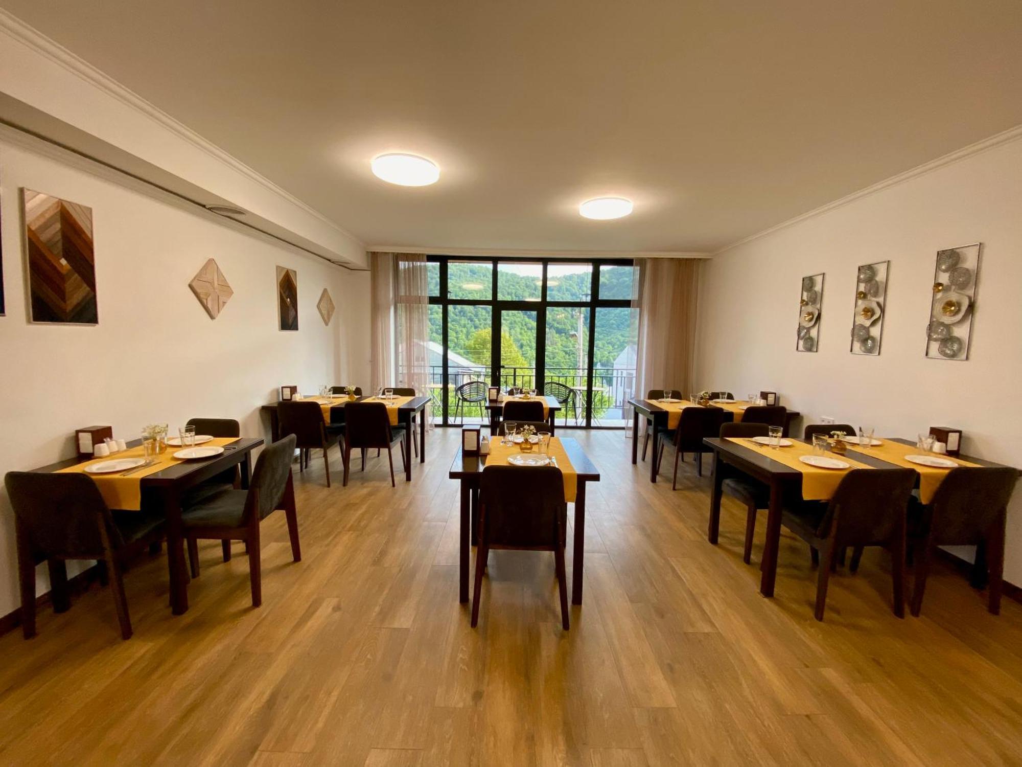 Aurelia Hotel & Restaurant 딜리잔 외부 사진